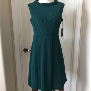 Vince Camuto. L: 34in/86cm. B:20in/51cm. W:31/79cm